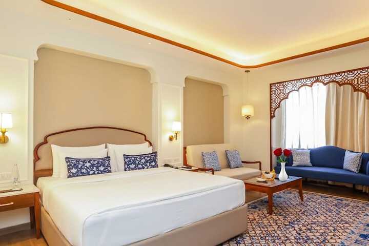 Room 52 of 170