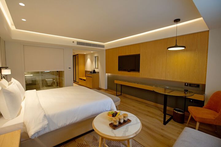 Room 15 of 111