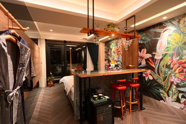 Room 47 of 147