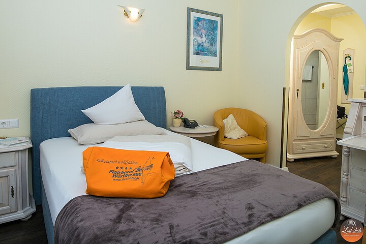 Room 10 of 61