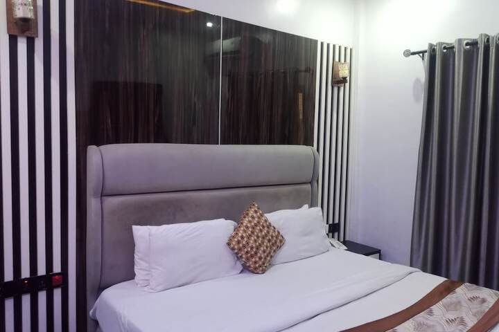 Room 26 of 104