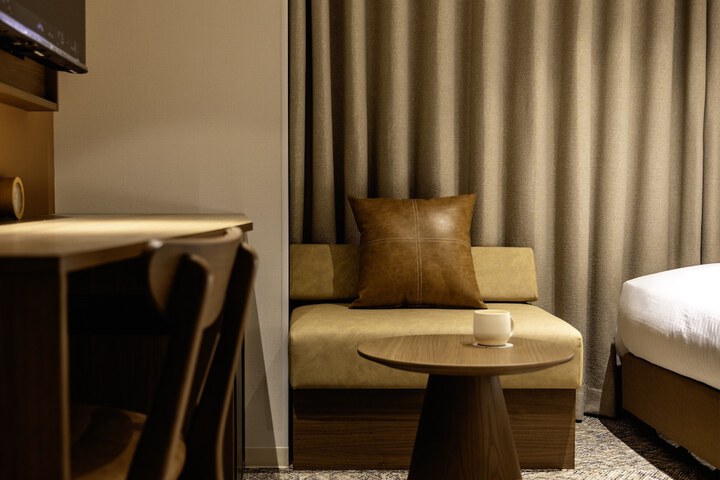 Room 15 of 35
