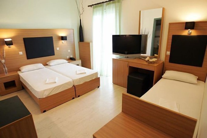 Room 12 of 24