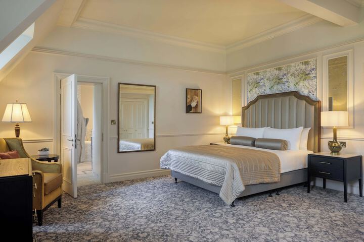 Room 82 of 182