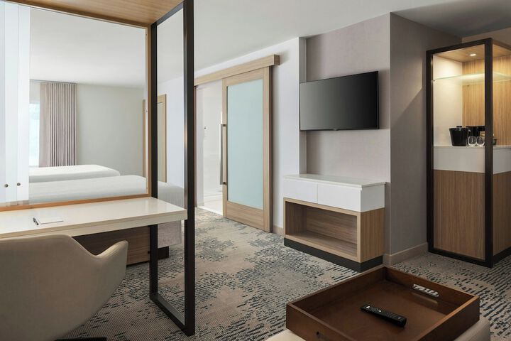 Room 15 of 36