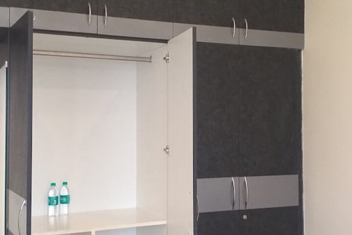 Room 7 of 44