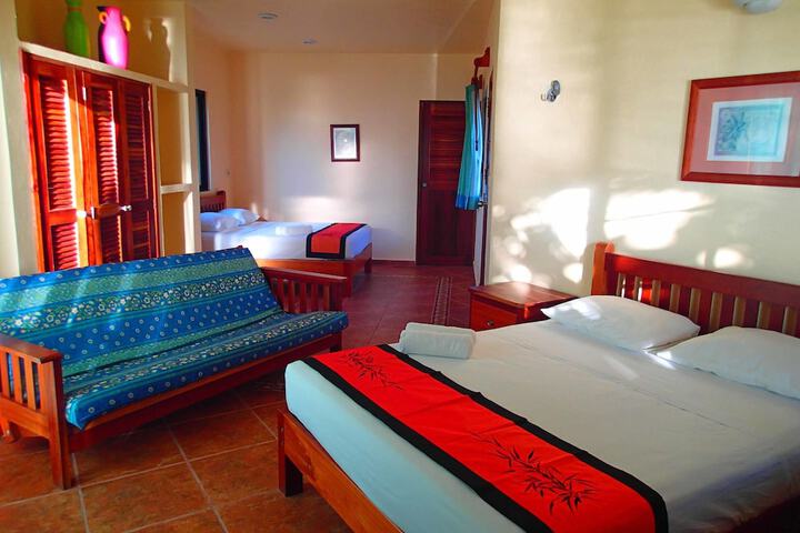 Room 3 of 52