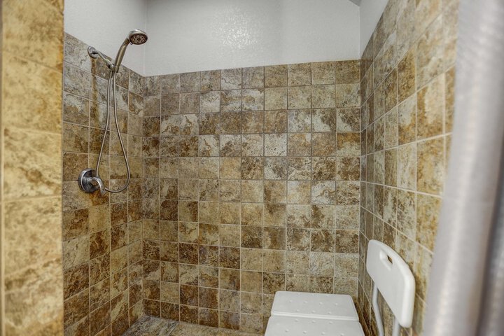 Room 15 of 24