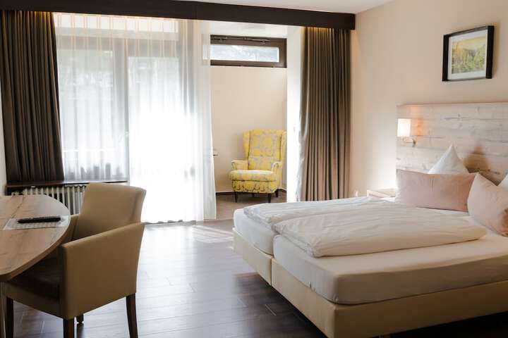 Room 6 of 48