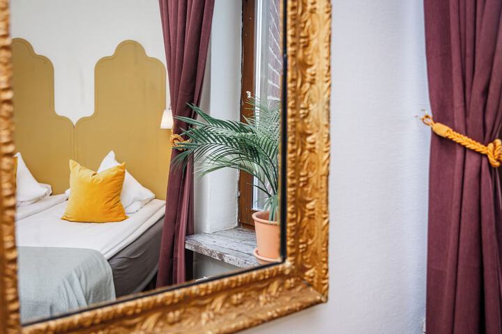 Room 10 of 50