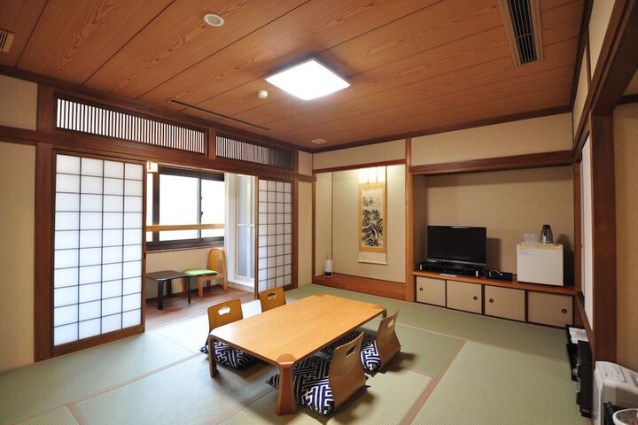 Room 15 of 51