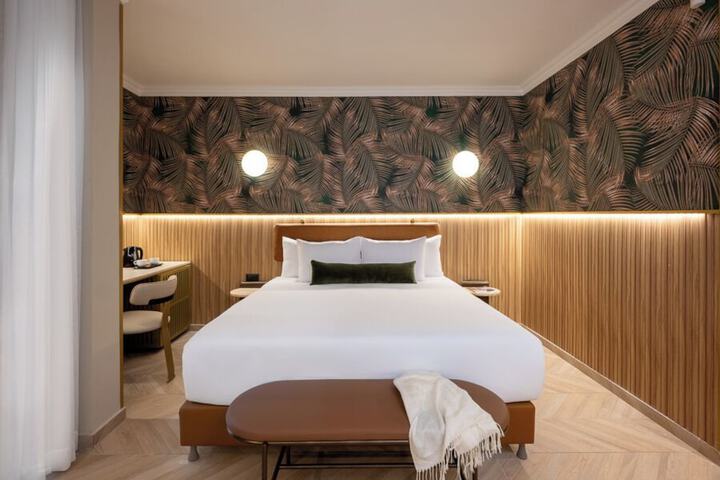 Room 42 of 108