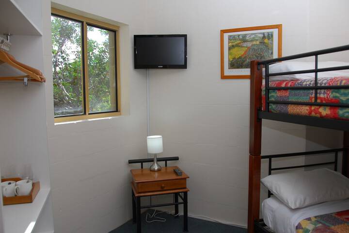 Room 4 of 35