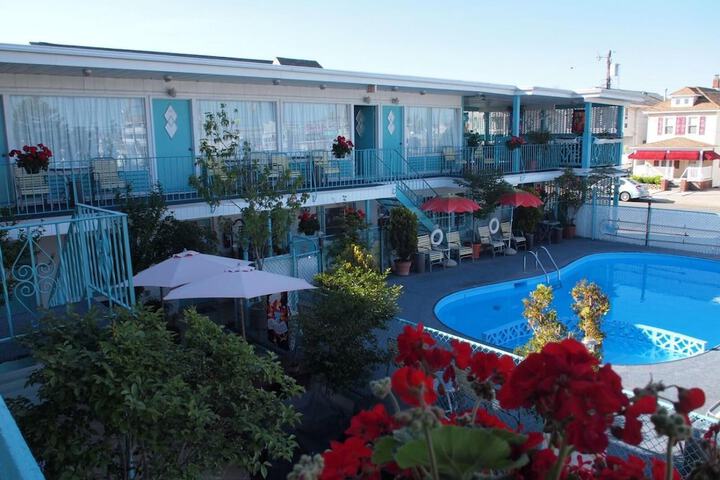 Pool image of Suitcase Motel & Travel