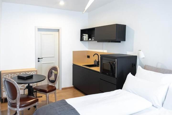 Room 6 of 19