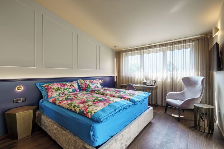 Room 45 of 79