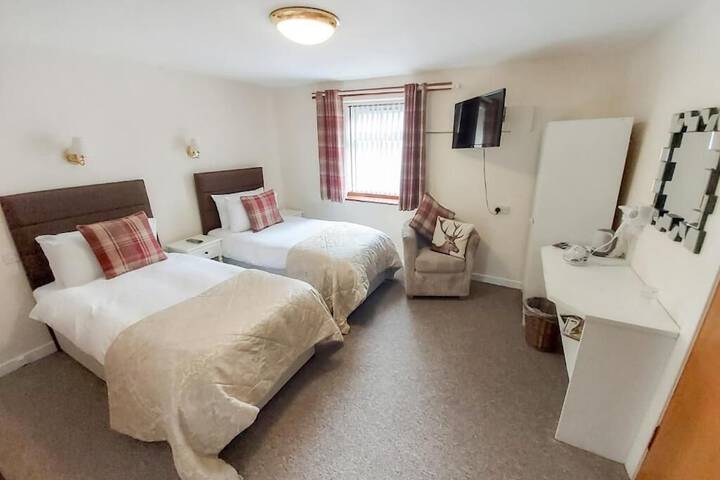 Room 3 of 22