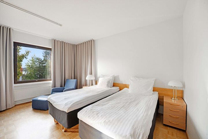 Room 8 of 37