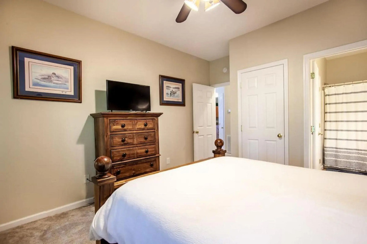 Room 4 of 22