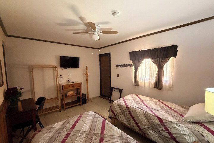 Room 25 of 99