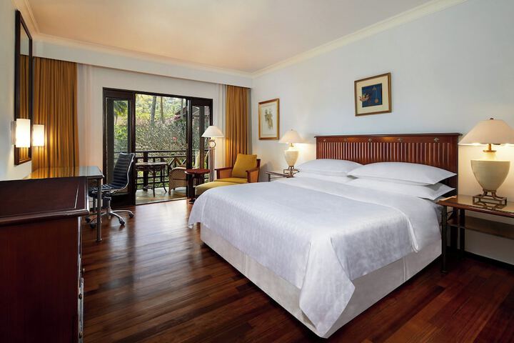 Room 21 of 103