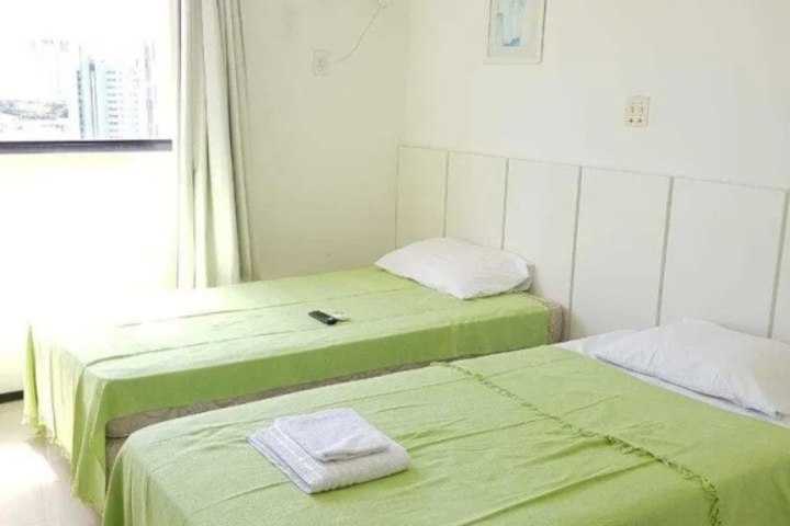 Room 4 of 10