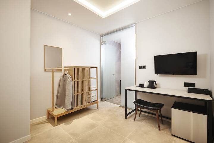 Room 26 of 70