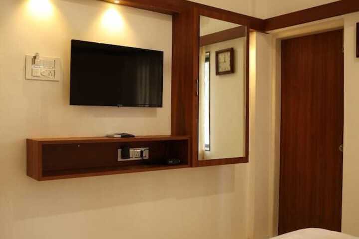 Room 16 of 39