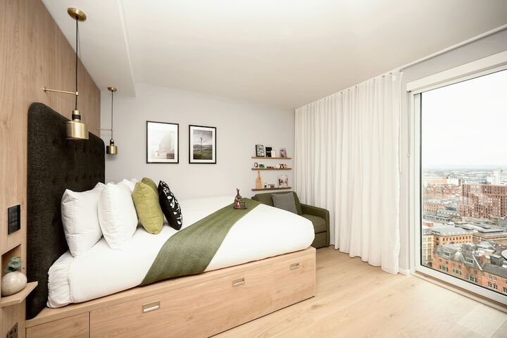 Room 30 of 82
