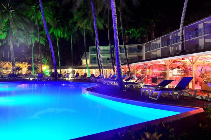 Hotel Pool