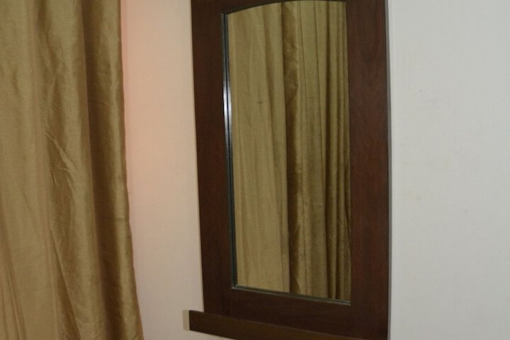 Room 8 of 24