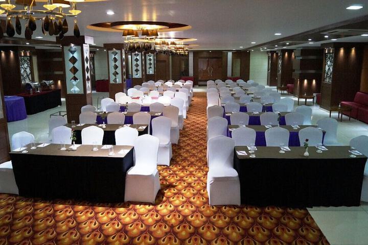 Ballroom/Hall 17 of 24