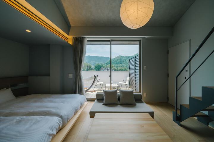 Room 25 of 43