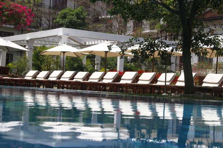 Pool 52 of 104