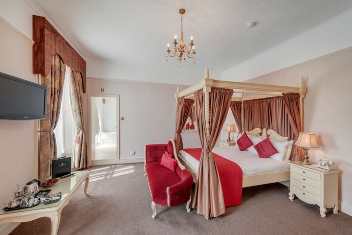 Room 40 of 109