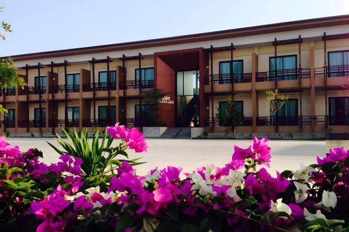 Photo of Villa Thiwa Hotel