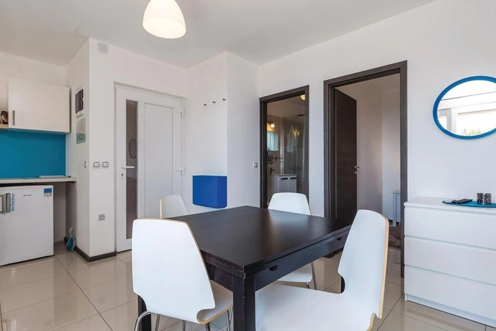 Room 3 of 16