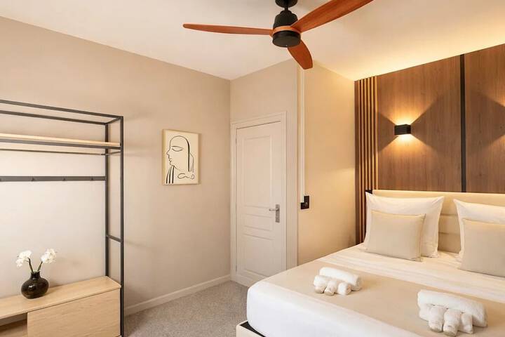 Room 17 of 159