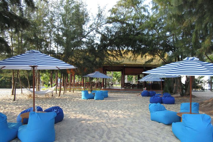 Lounge 118 of 138
