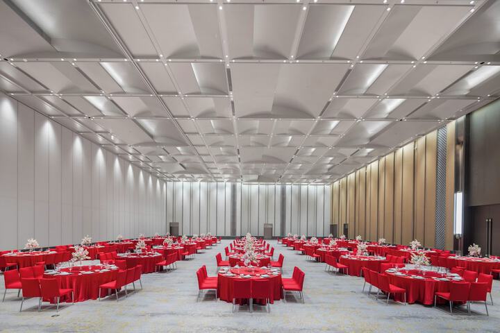 Ballroom/Hall 121 of 251