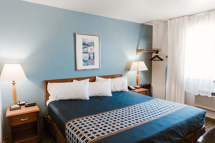 Room 4 of 25