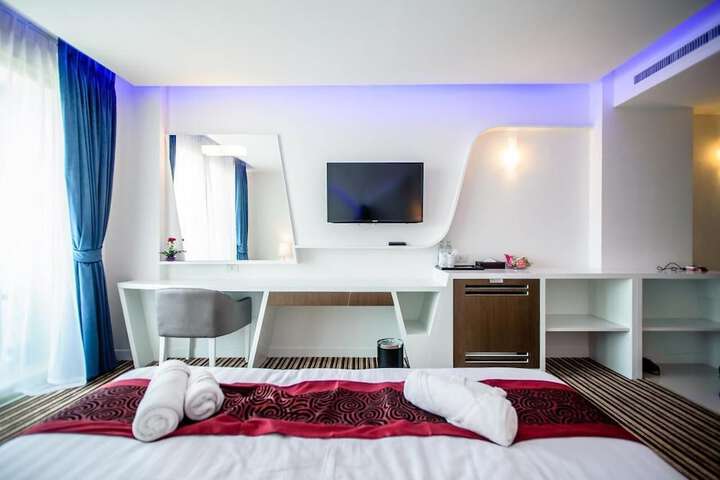 Room 26 of 60