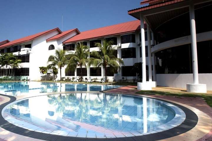 Pool Hotel