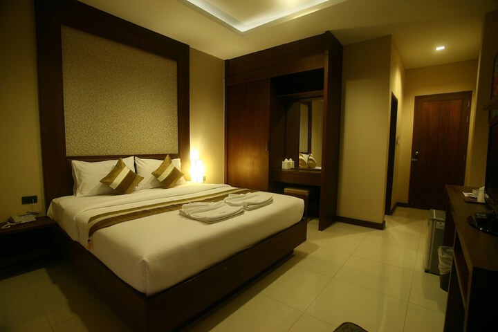 Room 10 of 34