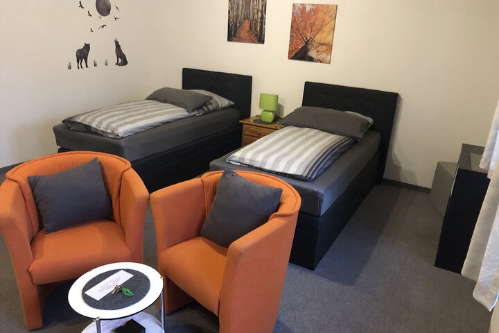 Room 2 of 31