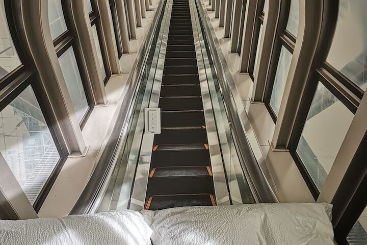 Room 42 of 111