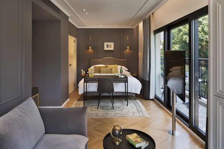 Room 6 of 49