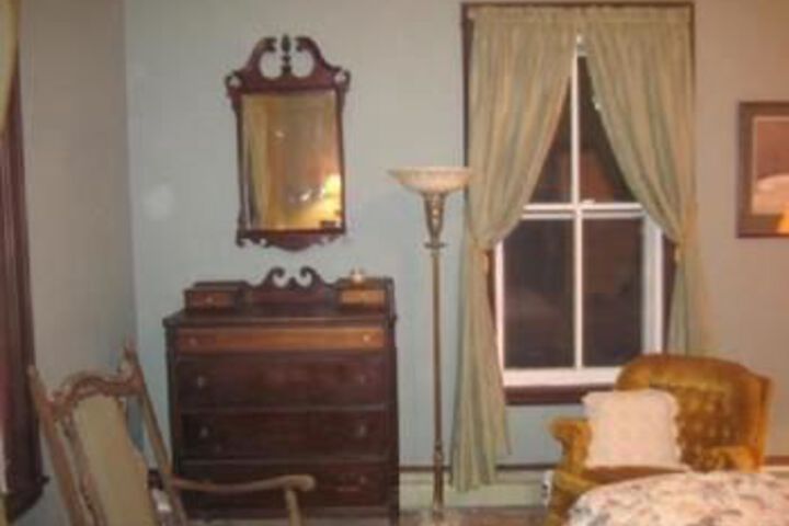 Room 16 of 36