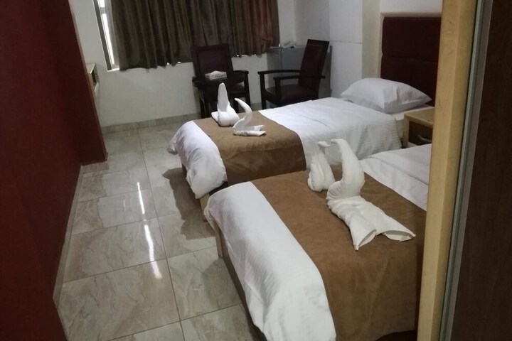 Room 17 of 46