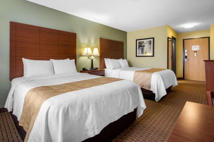 2 Queen Beds (23 of 43)